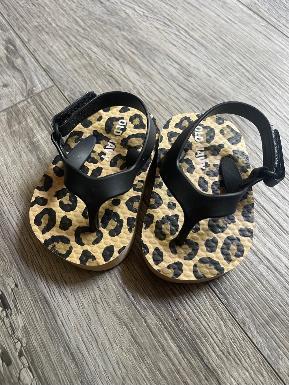 Old Navy Leopard Print Toddler Sandals with Black Straps 3-6 months